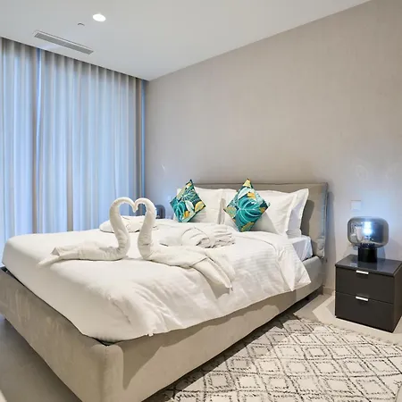 Skyline Seaview One-bedroom Haven Apartment