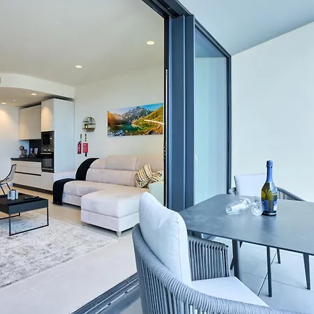 Skyline Seaview One-bedroom Haven Apartment *