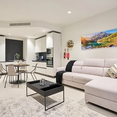 Skyline Seaview One-bedroom Haven *