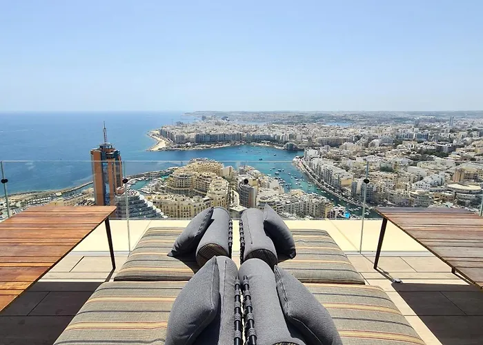 Skyline Seaview One-bedroom Haven *